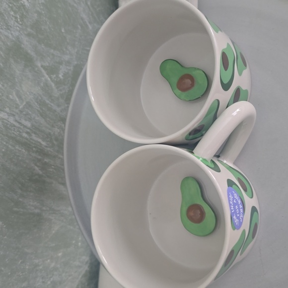 2 Avocado Patterned Stoneware Mugs with 3D Avocado Inside Mug NIB - Picture 5 of 5
